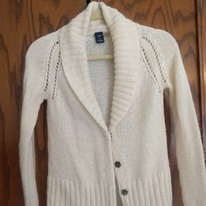 GAP sweater